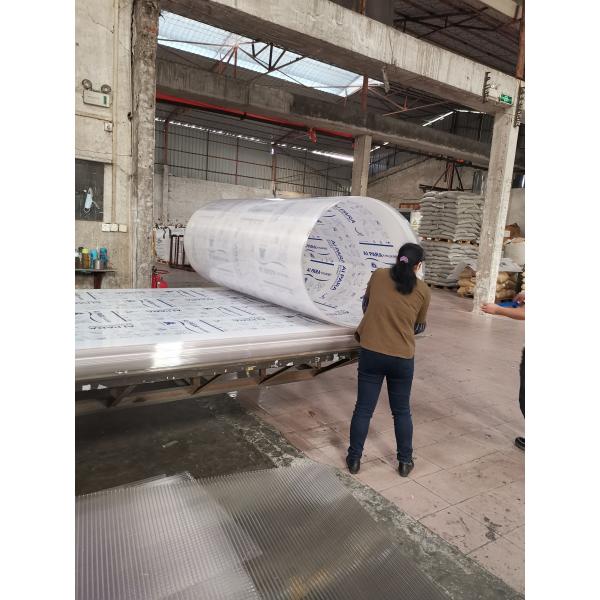 Ковестро Анти туман Анти УФ Поликарбонат PC Трехстенная Полая панель для теплицы