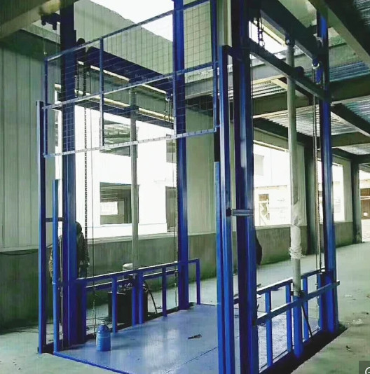 1000kg porte automatique d'ascenseur de cargaison de la capacité 3kw pour le b