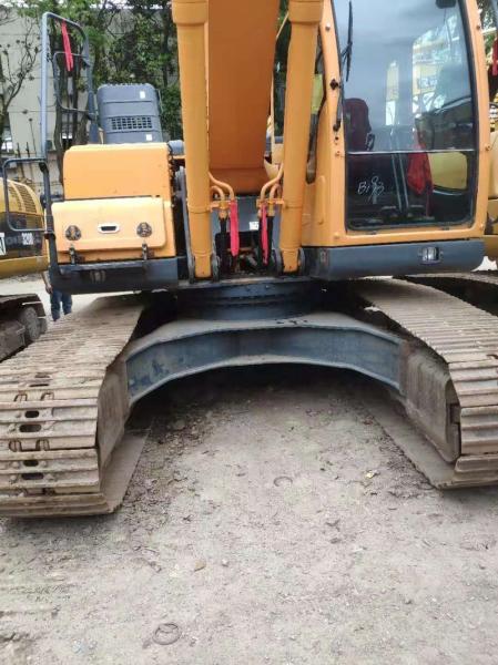 Low Hour HYUNDAI 215 Excavator 15 Tons 0.8m Bucket 120KW Engine Yellow Color 2600 Hours