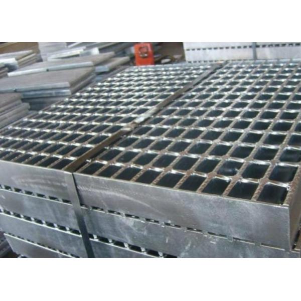 Q235 ASTM A36 25X5mm 30X3mm 30X5mm 40X5mm Gi Steel Serrated Grating Mesh for Drainage Factory Price