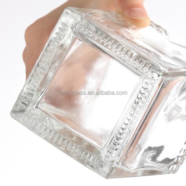Customize Sealing Type Empty Clear Glass Liquor Bottle 700ml 750ml Vodka Rum Bottle