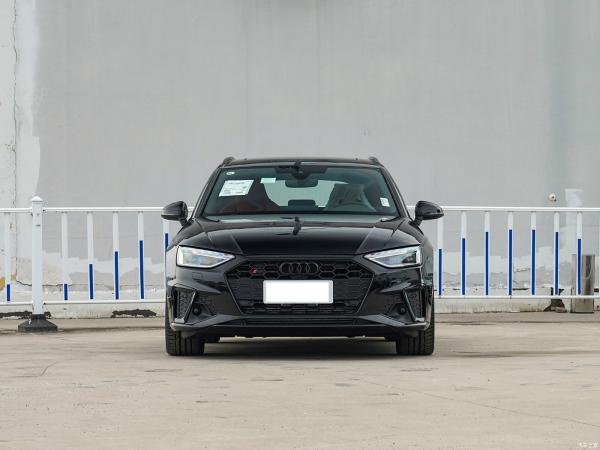Experience Luxury Family Travel with Audi S4 3.0 TFSI Gasoline Car Euro VI Emission Standard