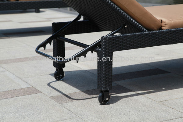 Chaise de luge de piscine Meubles extérieurs de luxe pour une détente ultime au bord de la piscine