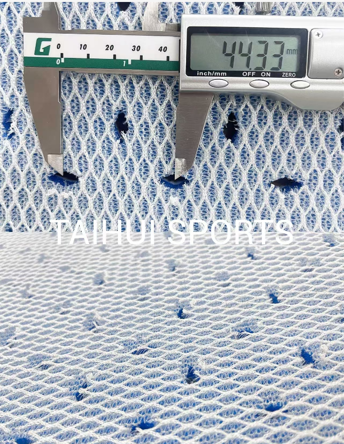 PE Foam Shock Pad Underlay for Artificial Grass with Better Shock Absorption Vertical Deformation 4~8mm and 3D Mesh Fabric