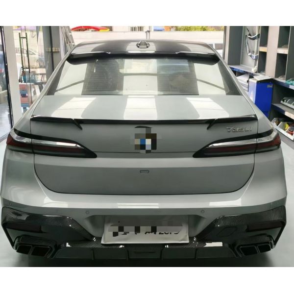 MSY Style BMW 7 Body Kit I7 G70 2023-2024 Front Lip Side Skirts Rear Diffuser