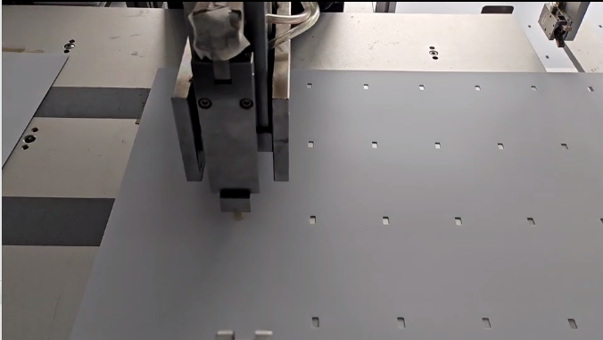 ИНЛЕЙ Лист CNC отверстие перфорационное оборудование Чип фиксация отверстия резачок YHP-CNC