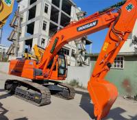 Excavatrice à roues d'occasion orange DX225LC Excavatrice à roues d'occasion Doosan