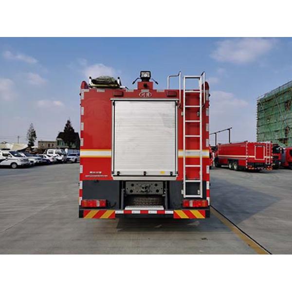 10m SINOTRUK Foam Fire Truck Fire Rescue Trucks Three Axle 10×2