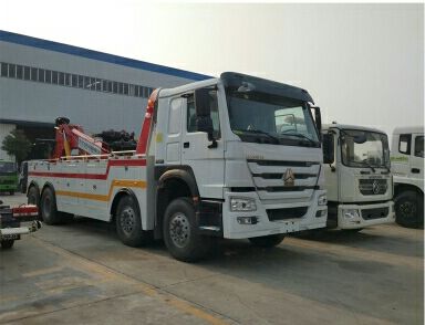 371hp Tractor Trailer Tow Truck , Big Tow Trucks 10 Speed Transmission ZZ1317N4667