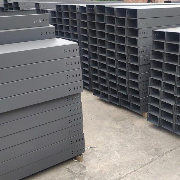 Plateau de câble incendiaire en alliage d'argent d'aluminium d'acier inoxydable résistant à l'humidité avec finition galvanisée