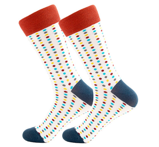 Картина носков мира взрослых покрашенная равниной делает по образцу носки смешных людей яркие покрашенные простые