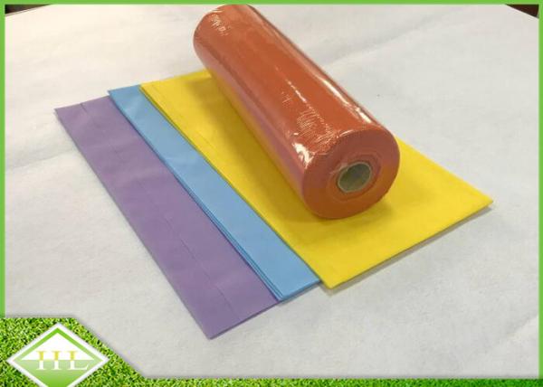 Petit pain non tissé coloré de nappe de TNT pour le polypropylène 100% de noce