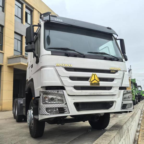 371HP Sinotruck Howo Tractor Truck 6X4 Model With Sinotruck EngineE And RHD Customized