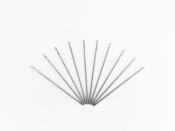 Scie droite pour plâtre, pour stérilisation en autoclave et méthode de stérilisation