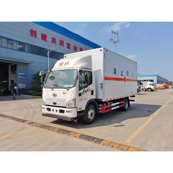 Véhicules antidéflagrants pour liquides inflammables rectangulaires 4 * 2 neufs ou d'occasion du groupe China National Heavy Duty Truck Group à vendre