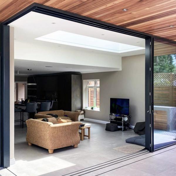 Высокопрочные алюминиевые угловые раздвижные двери врезали спрятанную дверь ядровой изоляции стеклянную