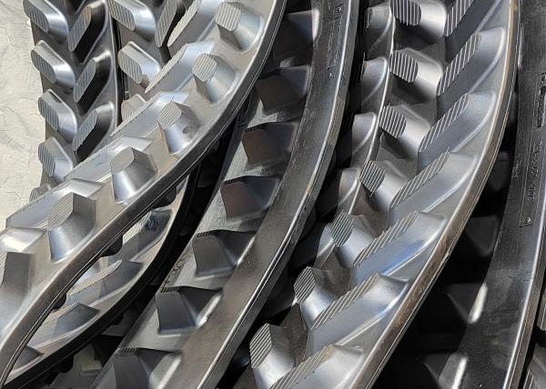 rubber track 300X127X32 for Tractor M8540,3C878-49010