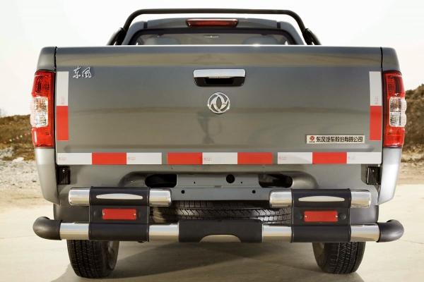 Dongfeng Rugged Design Utility Pickup Truck Fuel-Efficient Diesel Commercial Double Cab Gray