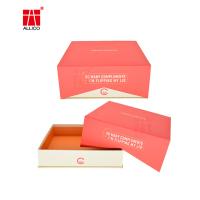 Cajas de empaquetado de papel de empaquetado rojas del cierre de Kraft de la cartulina del regalo magnético del cuadrado