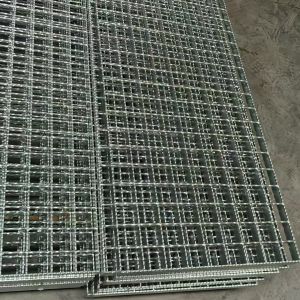 32*5 Commoned Serrated Tooth Steel Grating With Customizable Bearing Bar Spacing