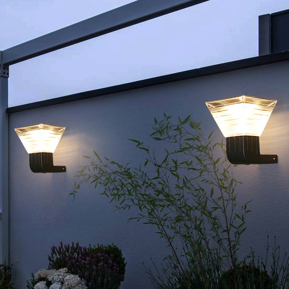 6000K 3000K Adjustable 5W Modern Solar Wall Lamp Warm White Auto Dusk To Dawn