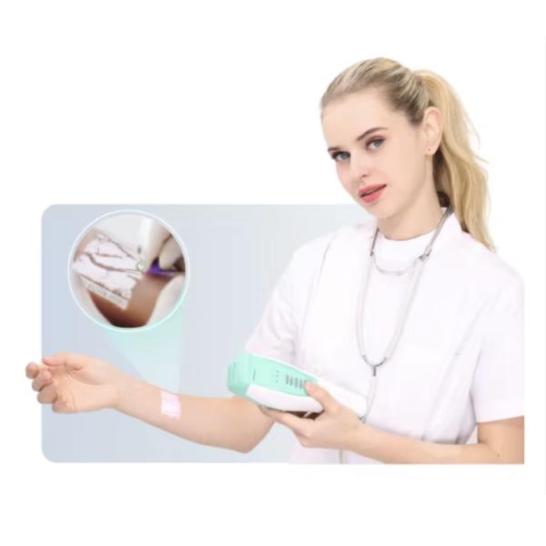 Green Handheld Vein Finder Locator Device 850nm For Medical Clinics And Beauty