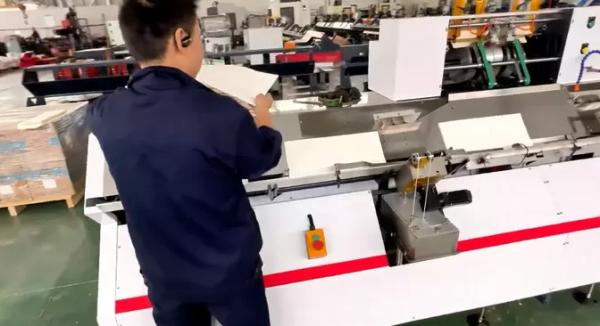 High Speed Endpaper Gluing Machine Optical Sensor Avoid Page Missing Book Block