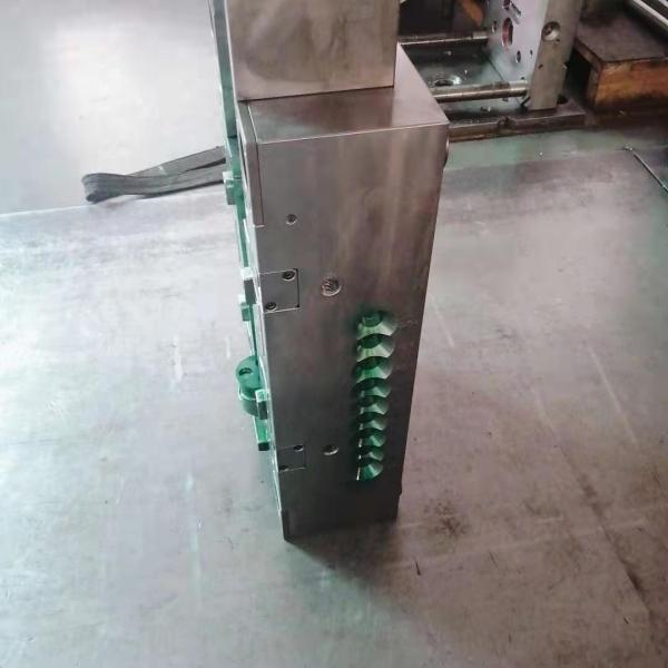 300K Shots SKD61 Base TPU Plastic Injection Mold