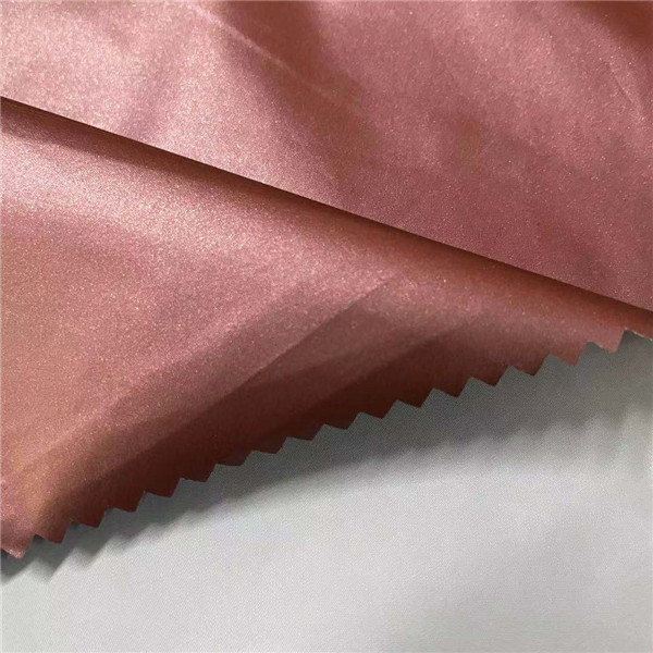 tela respirable impermeable de nylon 70GSM de 20D x 20D el 100% para el tiempo caliente el 150CM