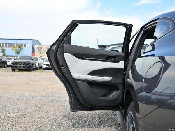 Tipo de combustível híbrido plug-in Changan Qiyuan A06 SUV Carro com caixa de velocidades automática