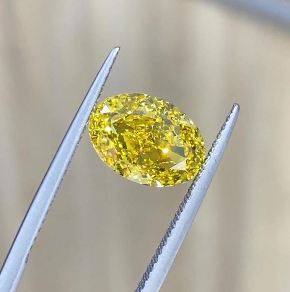10 o laboratório oval de Mohs VVS-VS criou o diamante amarelo IGI certificado