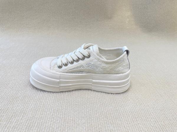 OEM ODM White Leather Casual Sneakers Lace Up 35-40 China Size