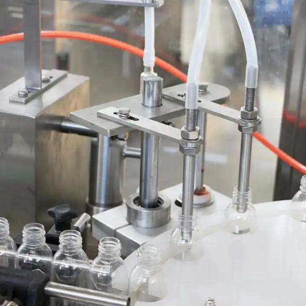 Машина для заполнения предварительно заполненных шприцев из нержавеющей стали с высокой производительностью 2700 р/ч 50 Гц