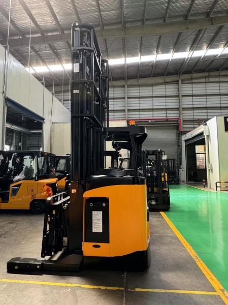 Snsc 1500kg 2000kg Caminhão eléctrico de alcanço em empilhadeira elevadora dupla de tesoura