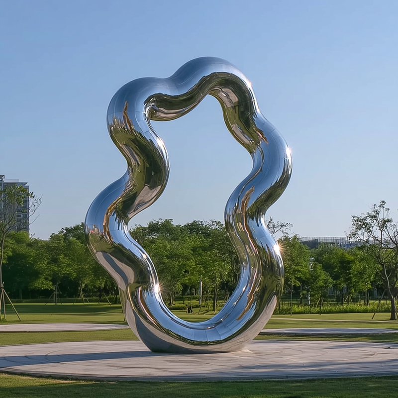 Reflective Modern Stainless Steel Sculpture for Garden Landscape Decor