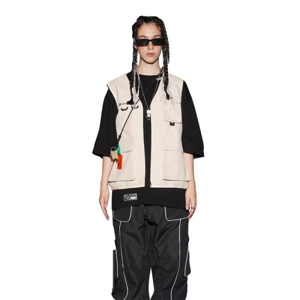 Waterproof V-Neck Women's Safari Jacket in Soft Shell Fabric for Versatile Outdoor Wear