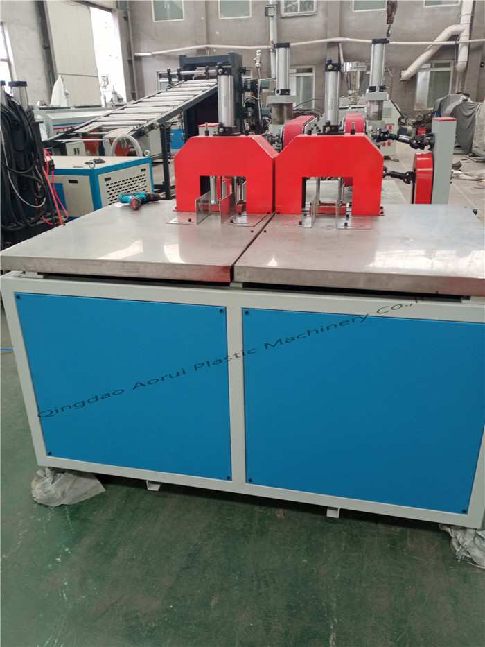 Весна вводит машину в моду 200kg/H 6m/Min штранг-прессования трубы PVC 90mm