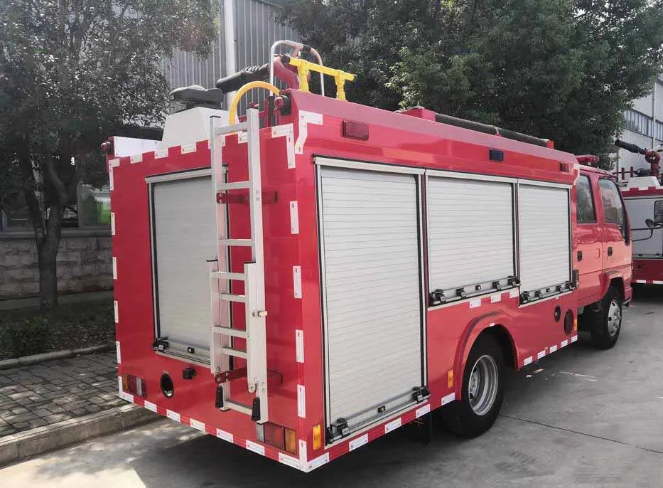 Isuzu Elf 2ton Fire Fighting Truck 2000liters Water Tanker Fire Rescue Truck