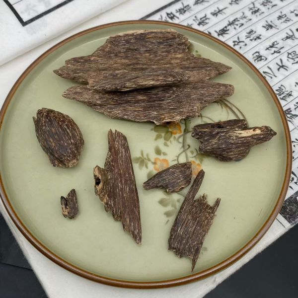 Deep Fragrance OUD Agarwood Resin Perfume Creation Incense Sticks Medicinal Uses