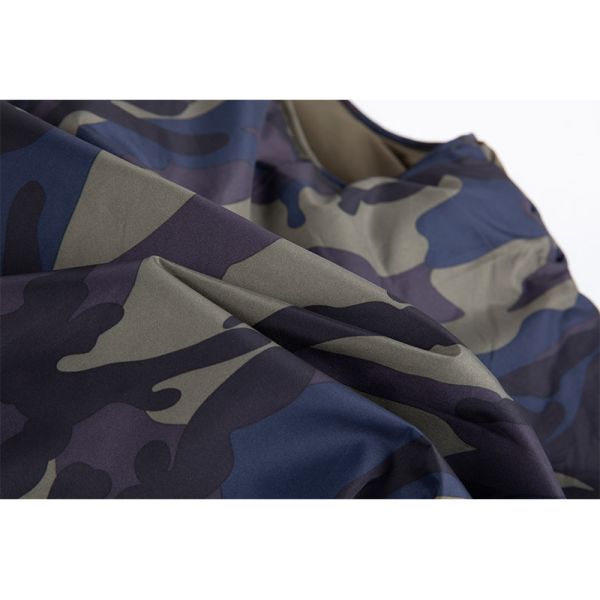 Lightweight Padded Camouflage Hunting Jacket with Multi-Pocket Design and Customizable Camouflage