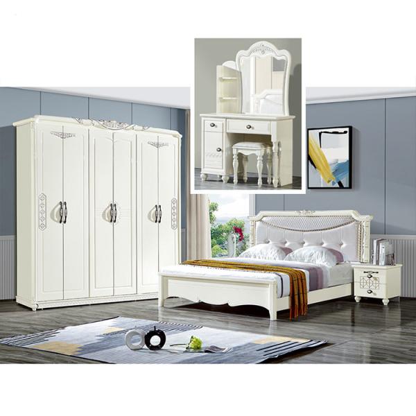 Chambre à coucher minimaliste nordique durable avec le grand dossier