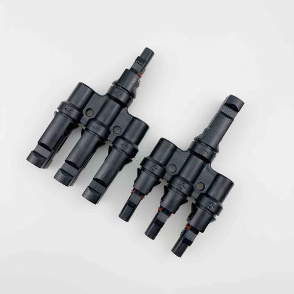 Черные мужчина и разъем-розетки/Пв обшивают панелями соединители для панели солнечных батарей