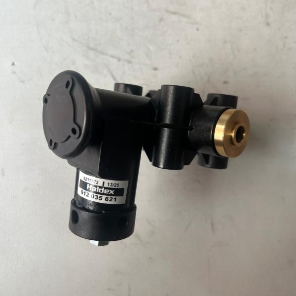 Premium Air Suspension Height Control Valve for Higer & King Long Buses with Full Temperature Range -55℃ to 105℃, 1000 Hours Salt Spray Resistance, and 5-2000Hz Vibration Test