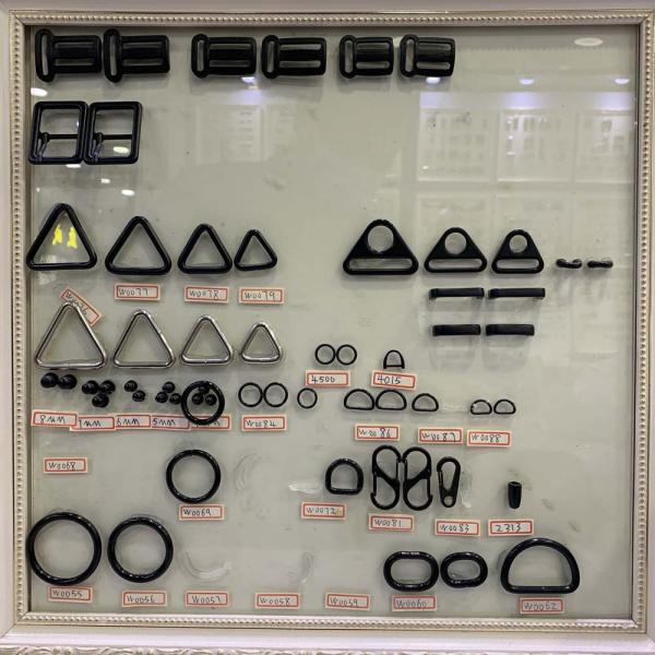 Square Ring Plastic Adjuster Buckle For Bags Coating Black AZO SGS