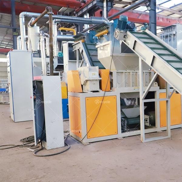 Linha de reciclagem de painéis solares de produção simplificada 500 kg/h Trituração e separação
