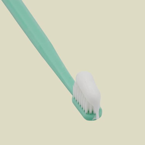 Зубная паста отбеливающая цветочный аромат с сорбитолом Силика 400 г Белая бумага