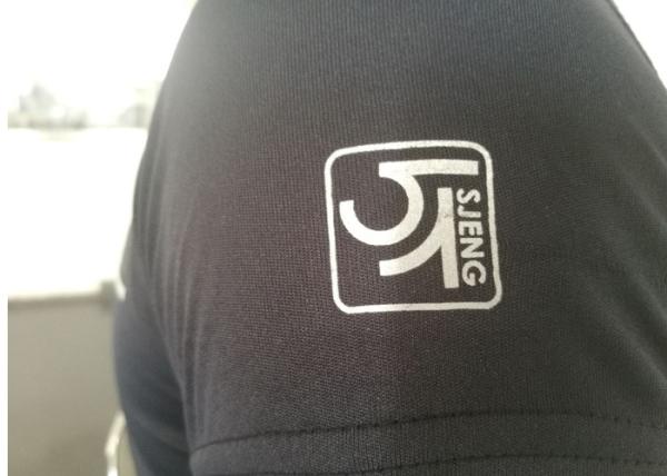 Fashion Designs Rubber Logo Patches Pvc Clothing Labels 100% Silicone With Shinny Effect