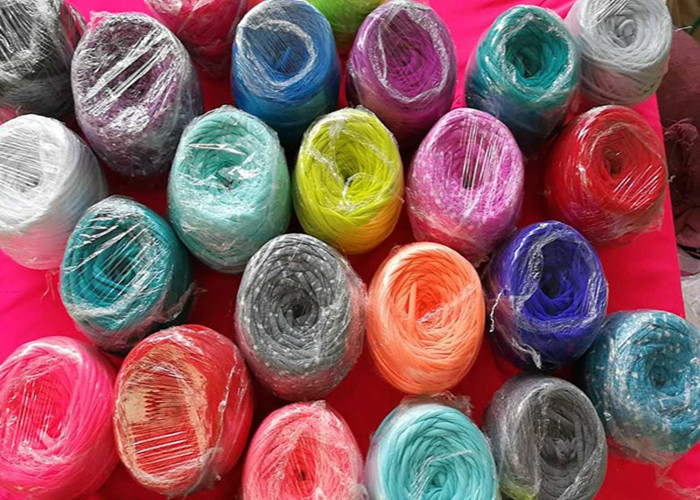 250G DIY Fancy Knitting Yarn For Hand Woven Cushion , 100% Polyester Strip Yarn