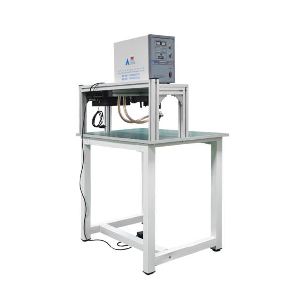 Machine de soudage à batterie au lithium de 12 kW avec une plaque de nickel de 0,2 mm