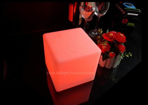 Wireless Square LED Cube Light , Battery Operated Light Up Cube Table Multi Colors